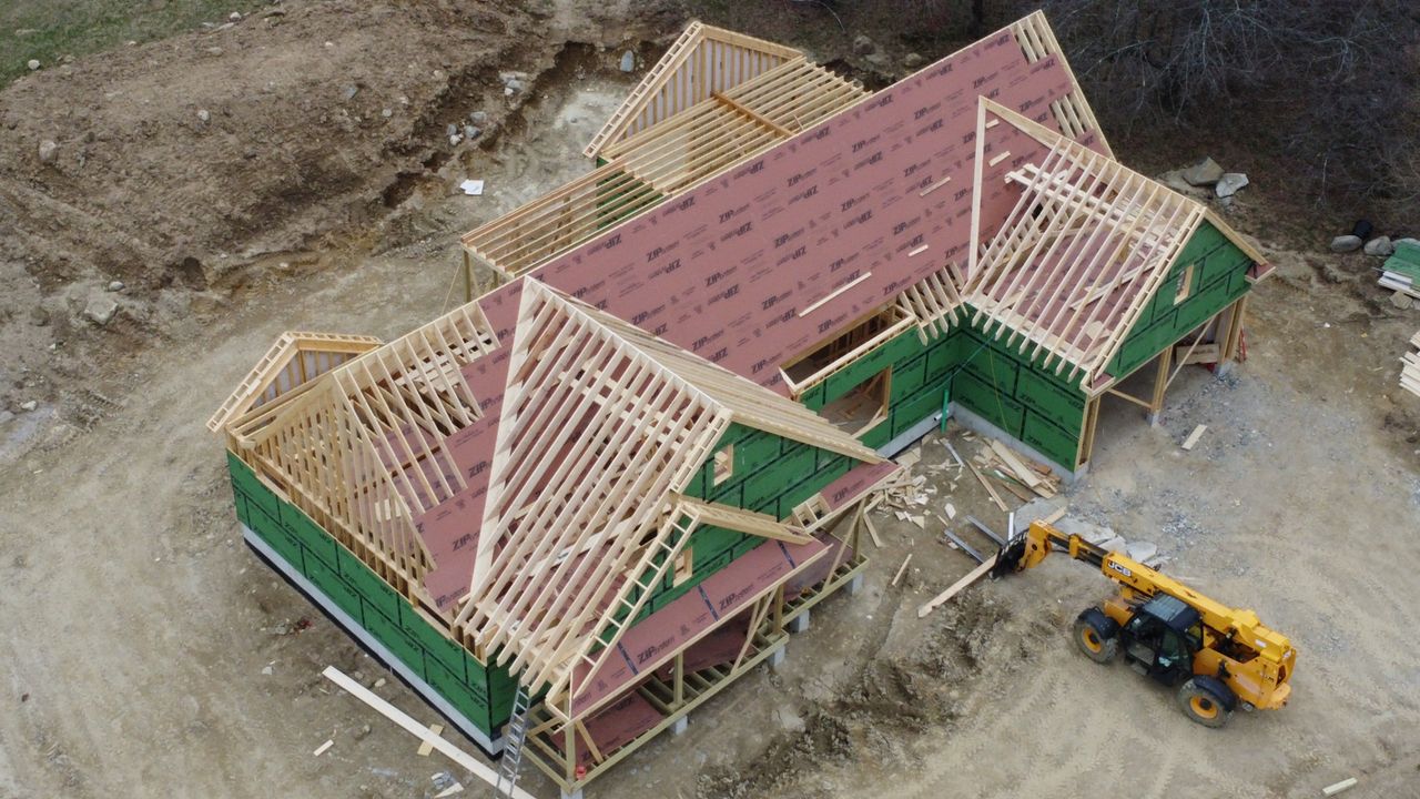 2025-04-21 More roof structure